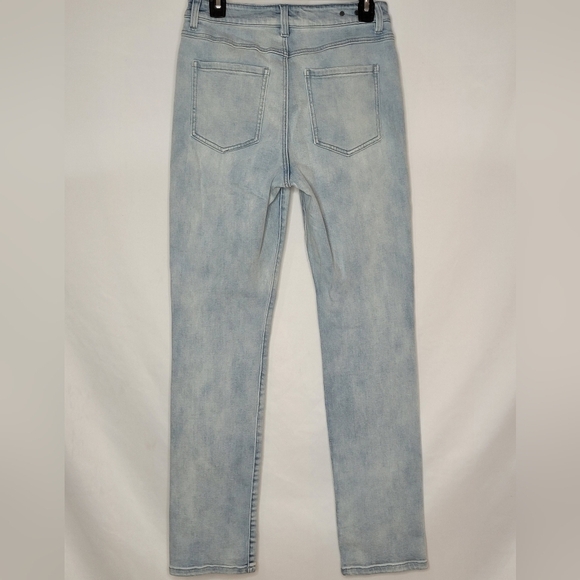 CAbi Higher Straight Leg Jeans #5883 - Size 4 - Picture 4 of 13